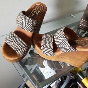 Sbicca vintage collection  wedge geometric print